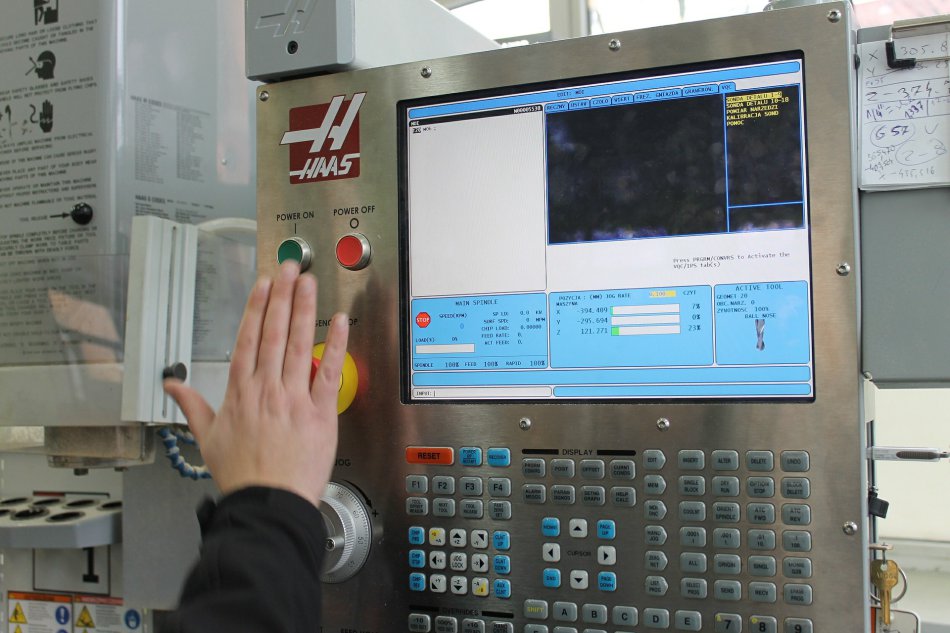 elektroniczne obrabiarki cnc